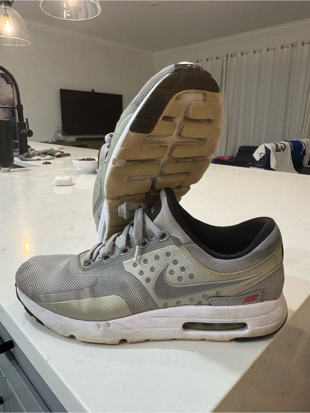 Nike Air Max Men’s Grey Lightweight Sneakers - Men’s size 10.5 - 289695-002